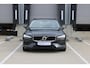 Volvo V60 B3 Essential Edition | Adaptieve Cruise Control | Blind spot | Parkeercamera | Park Assist voor en Achter | Verwarmbare voorstoelen | Verwambare Achterbank | Stuurverwarming