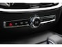 Volvo V60 B3 Essential Edition | Adaptieve Cruise Control | Blind spot | Parkeercamera | Park Assist voor en Achter | Verwarmbare voorstoelen | Verwambare Achterbank | Stuurverwarming