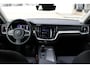 Volvo V60 B3 Essential Edition | Adaptieve Cruise Control | Blind spot | Parkeercamera | Park Assist voor en Achter | Verwarmbare voorstoelen | Verwambare Achterbank | Stuurverwarming