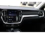 Volvo V60 B3 Essential Edition | Adaptieve Cruise Control | Blind spot | Parkeercamera | Park Assist voor en Achter | Verwarmbare voorstoelen | Verwambare Achterbank | Stuurverwarming