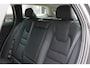 Volvo V60 B3 Essential Edition | Adaptieve Cruise Control | Blind spot | Parkeercamera | Park Assist voor en Achter | Verwarmbare voorstoelen | Verwambare Achterbank | Stuurverwarming