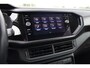 Volkswagen T-Cross 1.0 TSI Life parkeersensoren voor en achter, side assist dodehoek sensor, navigatie, 16" LMV, lederen multifunctioneel stuurwiel, 6 speakers, lane assist, light assist, speed limiter, cruise control, bluetooth carkit