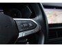 Volkswagen T-Cross 1.0 TSI Life parkeersensoren voor en achter, side assist dodehoek sensor, navigatie, 16" LMV, lederen multifunctioneel stuurwiel, 6 speakers, lane assist, light assist, speed limiter, cruise control, bluetooth carkit