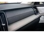 Volvo XC90 2.0 T8 Plug-in hybrid AWD Ultra Dark | Bowers & Wilkings Premium Audio | Luchtvering | 360 Camera | Head-Up | Massage + ventilatie | Extra Getint Glas | Trekhaak inklapbaar |