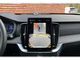 Volvo XC90 T8 Plug-in hybrid AWD Ultra Dark | Trekhaak | Bowers & Wilkins | Luchtvering | Gelamineerde Zijruiten | Massagestoelen | Panoramadak | BLIS Dodehoekdetectie | Geventileerd Leder | Apple Carplay