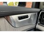 Volvo XC90 T8 Plug-in hybrid AWD Ultra Dark | Trekhaak | Bowers & Wilkins | Luchtvering | Gelamineerde Zijruiten | Massagestoelen | Panoramadak | BLIS Dodehoekdetectie | Geventileerd Leder | Apple Carplay