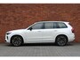 Volvo XC90 T8 Plug-in hybrid AWD Ultra Dark | Trekhaak | Bowers & Wilkins | Luchtvering | Gelamineerde Zijruiten | Massagestoelen | Panoramadak | BLIS Dodehoekdetectie | Geventileerd Leder | Apple Carplay