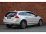 Volvo V60 Cross Country T5 Automaat Polar+ Luxury | Afneembare Trekhaak | Schuifkanteldak | Powers Seats | Parkeercamera | Verwarmbare Voorstoelen | Navigatie | Bluetooth Telefonie & Multimedia | Cruise Control