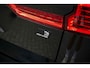 Volvo XC60 2.0 T6 Plug-in hybrid AWD Ultimate Black Edition | Trekhaak | Stoelventilatie en Massage | Adaptieve Cruise Control | Harman Kardon |