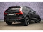 Volvo XC60 2.0 T6 Plug-in hybrid AWD Ultimate Black Edition | Trekhaak | Stoelventilatie en Massage | Adaptieve Cruise Control | Harman Kardon |