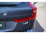 Volvo XC60 2.0 T6 Plug-in hybrid AWD Ultra Dark | 2250 kg Trekgewicht |Trekhaak | Glazen Schuifdak | 360 Camera | Head-Up display | Harman/Kardon |