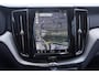 Volvo XC60 2.0 T6 Plug-in hybrid AWD Ultra Dark | 2250 kg Trekgewicht |Trekhaak | Glazen Schuifdak | 360 Camera | Head-Up display | Harman/Kardon |