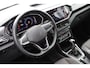 Volkswagen T-Cross 1.0 TSI 110pk Style DSG Automaat / Navigatie by APP / LM 17 inch / Parkeersensoren / Dig cockpit Pro / LED