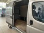 Opel Movano 2.2D 140pk L2H2 3.3t | Apple Carplay/Android Auto | Airco | 7" Navigatiesysteem | Cruise Control | Parkeersensoren | Apple Carplay/Android Auto | Airco | 7" Navigatiesysteem | Cruise Control | Parkeersensoren