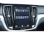 Volvo V60 T5 Momentum | Keyless Entree | Parkeersensoren voor + achter | Apple Carplay / Android Auto | Navigatie | Dealeronderhouden | Cruise Control | Privacy Glass | 18" Lichtmetalen Velgen