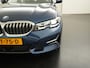 BMW 3-Serie Touring 320i Luxury Line | Panoramadak | ACC Stop&Go | Head Up | Zondag Open!