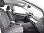 Volkswagen Golf Variant 1.0 eTSI 110pk DSG Life · Camera · Elek.Trekhaak · Apple/Android Car Play · Navigatie · Sfeerverlichtiing · 16'' Inch · Garantie t/m 08-06-2027 of 100.000km