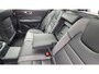 Volvo V60 2.0 T8 Recharge AWD R-Design Zeer Compleet uitgerust - Panorama dak - Trekhaak wegklapbaar - Audio Park Assist - Head Up - Lighting Pack