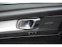 Volvo XC40 B4 Plus Dark | 2000 kg trekgewicht | Trekhaak | Stuur & Stoelverwarming | Pilot Assist | Elektrische Achterklep | Elektrische Stoelen | Google Services | Harman Kardon |