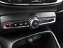 Volvo XC40 2.0 B4 Plus Dark | Trekhaak | 19'' Lichtmetalen velgen | Achteru
