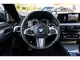 BMW 5-Serie Touring 520d 191 pk High Executive M-Sportpakket / BTW-Auto/ Pano-Dak/ Harman&Kardon/ Camera/ Leder/ Sport-Stoelen/ Stoel.Verw/ Lucht-Vering/ 20'' LMV