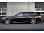 BMW 5-Serie Touring 520d 191 pk High Executive M-Sportpakket / BTW-Auto/ Pano-Dak/ Harman&Kardon/ Camera/ Leder/ Sport-Stoelen/ Stoel.Verw/ Lucht-Vering/ 20'' LMV