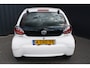 Toyota Aygo 1.0 VVT-i Now - AIRCO - NAVIGATIE - APK 11-26 - PDC - 5-DEURS