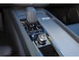 Volvo XC60 T6 Recharge AWD Plus Dark - LONG RANGE - Panorama/schuifdak - IntelliSafe Assist & Surround - 360º Camera - Harman/Kardon audio - Adaptieve LED koplampen - Verwarmde voorstoelen, stuur & achterbank - Parkeersensoren voor & achter - Elektr. bedienb. voorstoelen met geheugen - Head up display - Draadloze tel. lader - Extra getint glas - Elektr. inklapbare trekhaak - 19' LMV