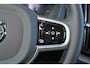 Volvo XC60 T6 Recharge AWD Plus Dark - LONG RANGE - Panorama/schuifdak - IntelliSafe Assist & Surround - 360º Camera - Harman/Kardon audio - Adaptieve LED koplampen - Verwarmde voorstoelen, stuur & achterbank - Parkeersensoren voor & achter - Elektr. bedienb. voorstoelen met geheugen - Head up display - Draadloze tel. lader - Extra getint glas - Elektr. inklapbare trekhaak - 19' LMV