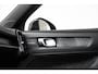 Volvo XC40 1.5 T4 Recharge Inscription | Panoramadak | Harman Kardon Premium Audio | Electrische wegklapbare trekhaak | lederen bekleding | Stoelverwarming | Parkeercamera | BLIS | Adaptive Cruise Control | Electrische bedienbare voorstoelen