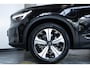 Volvo XC40 1.5 T4 Recharge Inscription | Panoramadak | Harman Kardon Premium Audio | Electrische wegklapbare trekhaak | lederen bekleding | Stoelverwarming | Parkeercamera | BLIS | Adaptive Cruise Control | Electrische bedienbare voorstoelen