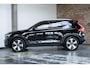 Volvo XC40 1.5 T4 Recharge Inscription | Panoramadak | Harman Kardon Premium Audio | Electrische wegklapbare trekhaak | lederen bekleding | Stoelverwarming | Parkeercamera | BLIS | Adaptive Cruise Control | Electrische bedienbare voorstoelen