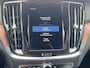 Volvo V60 2.0 T6 Recharge AWD Inscription Trekhaak Panoramadak Pilot Assist ACC Tailored Wool Bekleding Exterior Styling Kit 19 Inch Elec. Stoelen Camera PDC Harman Kardon Contourstoelen Plug in Hybride NL Auto 1e Eigenaar
