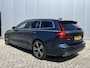 Volvo V60 2.0 T6 Recharge AWD Inscription Trekhaak Panoramadak Harman Kardon Audio Pilot Assist ACC Exterior Styling Kit 19 Inch Velgen Elektrische Stoelen Camera Parkeersensoren Contourstoelen Plug in Hybride NL Auto