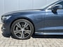 Volvo V60 2.0 T6 Recharge AWD Inscription Trekhaak Panoramadak Pilot Assist ACC Tailored Wool Bekleding Exterior Styling Kit 19 Inch Elec. Stoelen Camera PDC Harman Kardon Contourstoelen Plug in Hybride NL Auto 1e Eigenaar