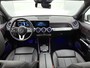 Mercedes-Benz GLB 200 Business Solution Luxury | Trekhaak | Achteruitrijcamera | DAB | Elektrische achterklep | Sfeerverlichting | Inclusief 24 maanden MB Certified garantie voor Europa.