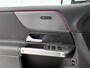 Mercedes-Benz GLB 200 Business Solution Luxury | Trekhaak | Achteruitrijcamera | DAB | Elektrische achterklep | Sfeerverlichting | Inclusief 24 maanden MB Certified garantie voor Europa.