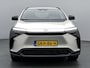 Toyota bZ4X Dynamic 71 kWh | Parkeersensoren | Trekhaak | Dodehoek Ass. | Stoel en stuurwiel verwarmd | Navigatie | 360 Camera |