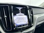 Volvo XC60 T6 Recharge Plus Dark | 19" | 360 Camera | Trekhaak | Elektrisch verstelbare stoelen | Stoel/stuur/achterbank verwarming | Adaptieve cruise | BLIS