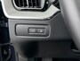 Volvo XC60 T6 Recharge Plus Dark | 19" | 360 Camera | Trekhaak | Elektrisch verstelbare stoelen | Stoel/stuur/achterbank verwarming | Adaptieve cruise | BLIS