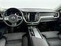 Volvo XC60 T6 Recharge Plus Dark | 19" | 360 Camera | Trekhaak | Elektrisch verstelbare stoelen | Stoel/stuur/achterbank verwarming | Adaptieve cruise | BLIS