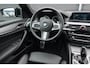 BMW 5-Serie Touring 520i 184Pk Aut. | High Executive | M-Sport | Shadowline | Achteruitrijcamera | Panoramadak | 18''