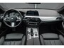 BMW 5-Serie Touring 520i 184Pk Aut. | High Executive | M-Sport | Shadowline | Achteruitrijcamera | Panoramadak | 18''
