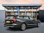 Volvo V60 T6 Recharge Ultimate Bright 18" | Panoramadak | Blond Leder | Head-up | Elektr. verst. stoelen | Harman Kardon | Parkeercamera | Stoel/stuur/achterbankverwarming | Adaptieve cruise | BLIS | Getint glas