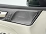 Volvo V60 T6 Recharge Ultimate Bright 18" | Panoramadak | Blond Leder | Head-up | Elektr. verst. stoelen | Harman Kardon | Parkeercamera | Stoel/stuur/achterbankverwarming | Adaptieve cruise | BLIS | Getint glas