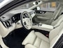 Volvo V60 T6 Recharge Ultimate Bright 18" | Panoramadak | Blond Leder | Head-up | Elektr. verst. stoelen | Harman Kardon | Parkeercamera | Stoel/stuur/achterbankverwarming | Adaptieve cruise | BLIS | Getint glas