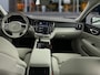 Volvo V60 T6 Recharge Ultimate Bright 18" | Panoramadak | Blond Leder | Head-up | Elektr. verst. stoelen | Harman Kardon | Parkeercamera | Stoel/stuur/achterbankverwarming | Adaptieve cruise | BLIS | Getint glas