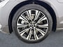 Volvo V60 T6 Recharge Ultimate Bright 18" | Panoramadak | Blond Leder | Head-up | Elektr. verst. stoelen | Harman Kardon | Parkeercamera | Stoel/stuur/achterbankverwarming | Adaptieve cruise | BLIS | Getint glas