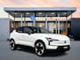 Volvo EX30 Single Motor Extended Range | 20" | Stoel/stuurverwarming | Getint glas | Adaptieve cruise | BLIS | Harman Kardon | Parkeercamera AUTOMATIC | Elektrisch bedienbare achterklep | Getint glas | Keyless entry | LED koplampen | Lichtmetalen velgen 5-spaaks 20" | Parkeersensor achter | Parkeersensor voor | Audio installatie premium | Navigatiesysteem | Voorstoelen verwarmd | Voorstoelen v