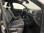 Volkswagen T-Roc 1.5 TSI R Line 2x R line edition Camera IQ-light/Matrix ACC Navigatie 17inch Virtual Cockpit Apple carplay